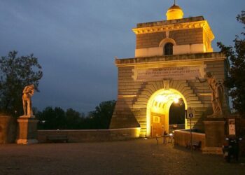 Nuova illuminazione della Torretta Valadier di Ponte Milvio