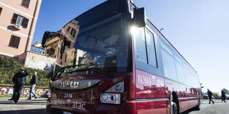 Lavori e deviazioni bus. Lunedì 12 sciopero bus periferici TPL