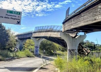 Ponte ciclo-pedonale via Laurentina, iniziata manutenzione