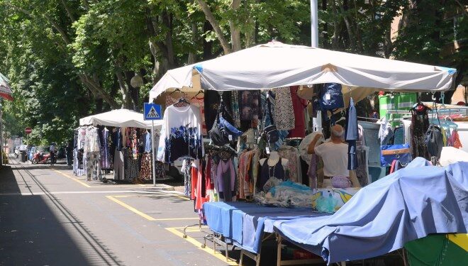 Commercio su area pubblica: delocalizzate sedici bancarelle in via Cola di Rienzo e strade limitrofe