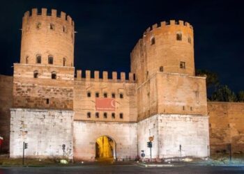 Porta San Sebastiano, rinnovata l’illuminazione artistica