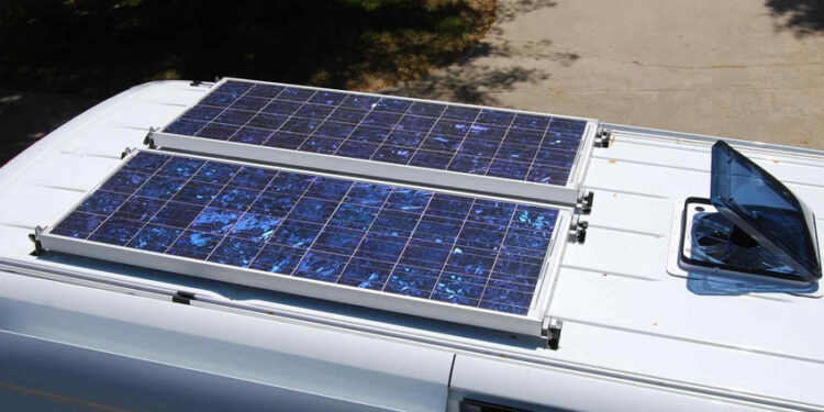 Pannello solare camper: come funziona e come scegliere il migliore