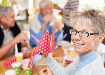 Welfare: approvata dal consiglio la legge sull’invecchiamento attivo