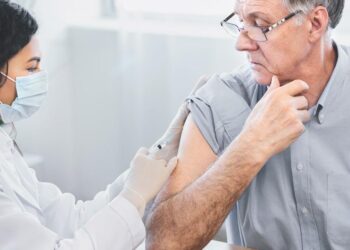 Presentata campagna antinfluenzale 21/22: Zingaretti e D’Amato si vaccinano