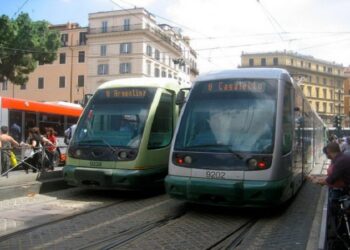Giunta capitolina: delibere su manutenzione linee tram e metro B, videosorveglianza nelle scuole
