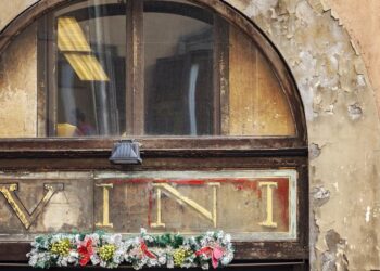 Commercio: approvata la legge sulla tutela delle botteghe storiche