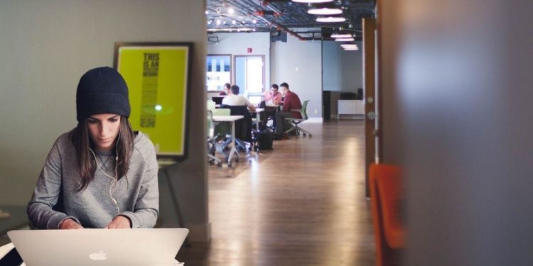 Giovani: investire sull’associazionismo, Dadone e Zingaretti firmano protocollo d’intesa per lavorare insieme