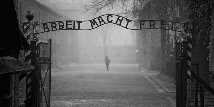 Shoah, Zingaretti: esserci sempre, 365 giorni all’anno, per tenere vivo il valore della memoria