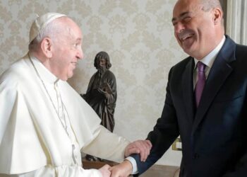 Zingaretti in udienza dal Papa, “Investiamo in campagna vaccini per l’Africa”