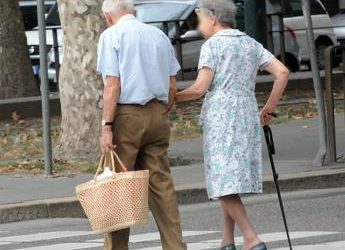 Geriatra, ‘dalla disidratazione alla dieta, prevenire rischi per anziani’