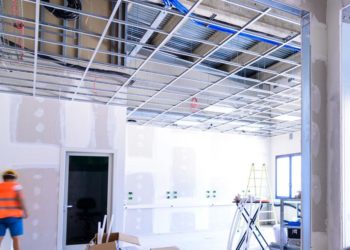 Mafie, Zingaretti: “23 progetti di ristrutturazione di beni confiscati finanziati a comuni e associazioni. Avanti per la legalità”