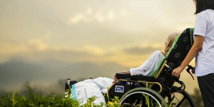 Sanità: D’Amato, ‘Firmata delibera per 1.000 posti di RSA pubblica’