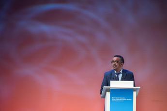 Covid, Oms: “Resta rischio che emerga variante più pericolosa”