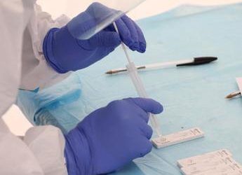 Covid oggi Italia, più tamponi ma nessun allarme