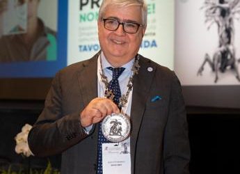 Traumi sugli sci in aumento, ortopedici: “Sulla neve con poco allenamento dopo Covid”