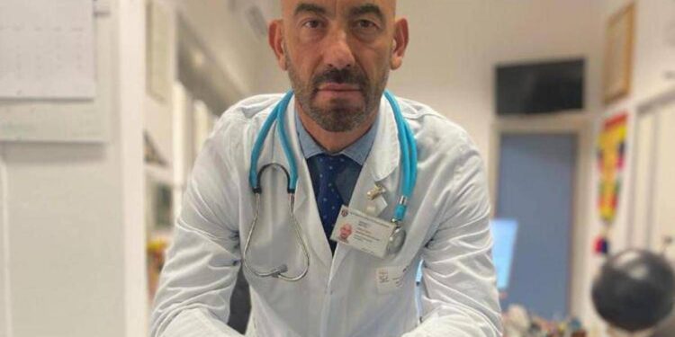 Vaccini, Bassetti: “Da Mattarella linea netta, si dimetta chi ha difeso medici no vax e legittimato fake news”