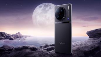 Vivo lancia X90 Pro, nuovo top di gamma con ottica Zeiss