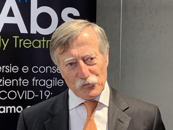Andreoni, ‘a oggi anticorpi monoclonali arma migliore per fragili’