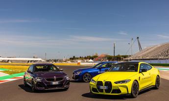 BMW Driving Experience: debuttano in pista la i4 M50 e la iX1