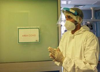 Covid, da Aifa stop a uso pillola Molnupiravir: ecco perché