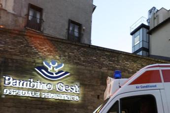 Nata con cuore a metà partorisce 2 gemelli, primo caso in Italia