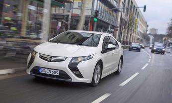 Opel Ampera: l’auto elettrica anticonvezionale