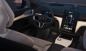 Volvo EX90: tecnologia LED SunLike