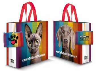 Dal 10 maggio le nuove charity bag arcobaleno di Coop