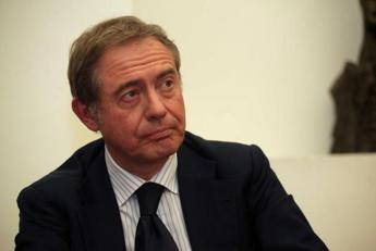 Farmaceutica, Urso: “L’investimento di Msd è un risultato concreto del tavolo per il settore”