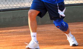 Medicina, un sensore flessibile lavorato a maglia per monitorare ginocchio