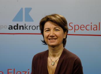 Roccella: “Per la genitorialità è necessaria una rivoluzione culturale, per il governo è questione centrale”