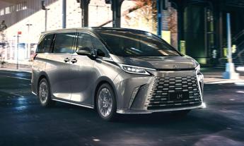 Lexus LM: il nuovo monovolume di lusso