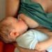 Pediatri, sì ad allattamento d’estate, 4 buone ragioni per farlo