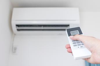 Troppo caldo al lavoro, cosa deve fare l’azienda?