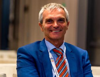 Tumori, Polosa (CoEhar): “Integrare il principio della riduzione del danno per portare fumatori dal 25 al 5%”