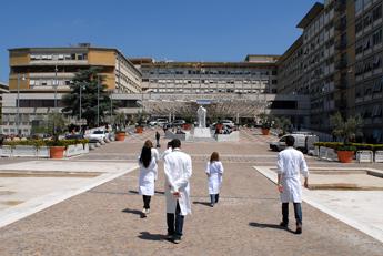 Al Gemelli 120 infermieri d’origine straniera per pazienti non italiani