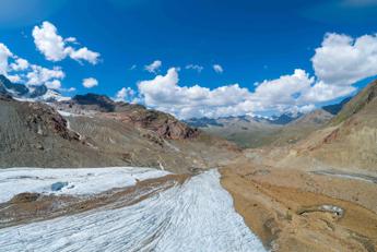 Clima, “entro il 2060 fino all’80% dei ghiacciai alpini italiani a rischio”