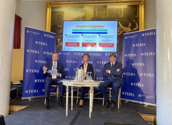 E-commerce, studio Ambrosetti-Amazon: “Contiene inflazione e difende potere acquisto”