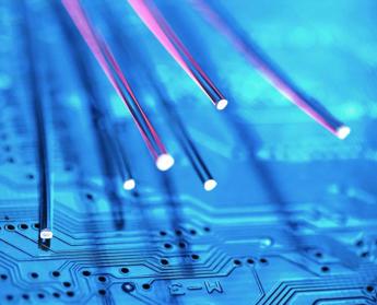 Nuova era nella velocità di elaborazione dati: scoperte dinamiche di carica ultraveloci