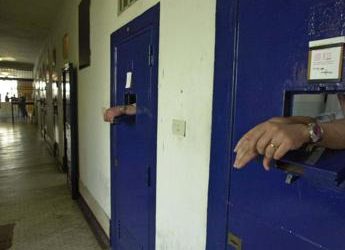 Carcere, l’appello dei detenuti: “Cure sempre più difficili, mancano medici”