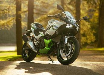 Kawasaki Ninja 7 Hybrid: la prima moto ibrida nella storia
