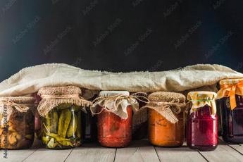 Salute, in Italia 406 casi botulismo in 36 anni, 47% per conserve vegetali in olio