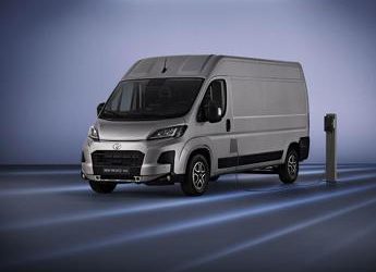 Toyota presenta il nuovo Proace MAX