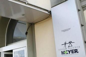 Bimbo dalle ‘ossa di vetro’ cammina per la prima volta a 11 anni