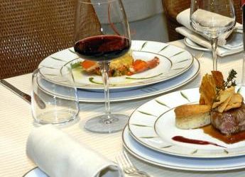 Natale a tavola, dai frutti di mare al dessert: le regole per evitare intossicazioni