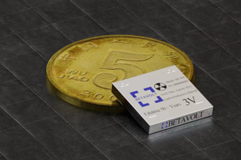 Svolta green, arriva la batteria atomica per smartphone che dura 50 anni