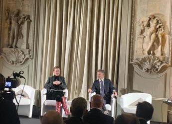 Alec Ross: “130 miliardi di investimenti in IA nel 2024 insufficienti”