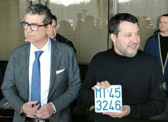 Il Ministro Salvini consegna la prima targa storica