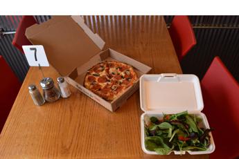 Indagine di Altroconsumo, 9 su 10 favorevoli a norma su doggy bag