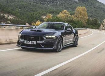 Nuova Ford Mustang: la sportiva americana si rifà il look
